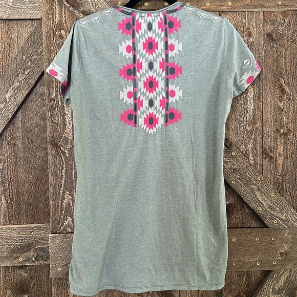 JOHNNY WAS  JWLA Embroidered vneck t-shirt - Picture 5 of 9